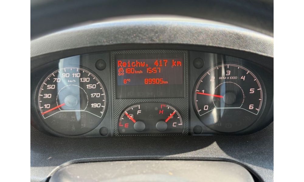 563372