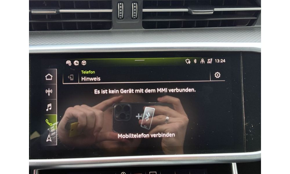 323867