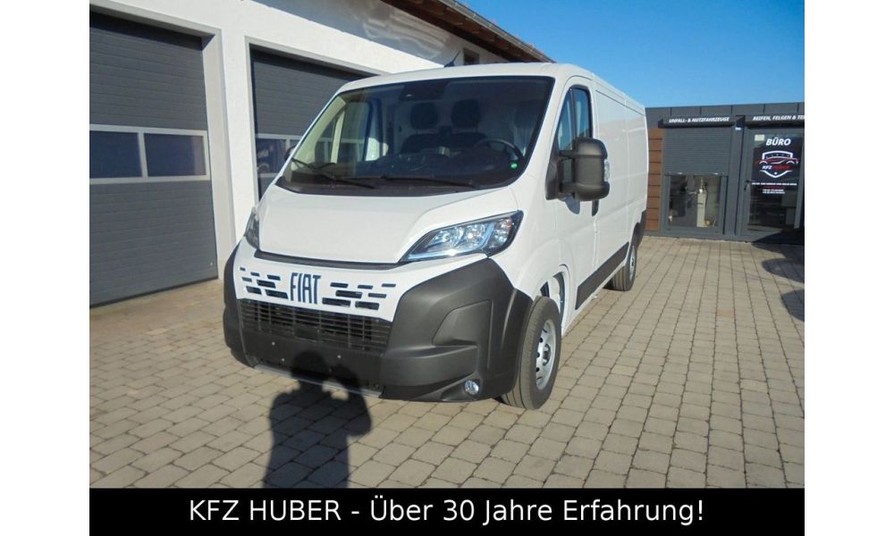922961