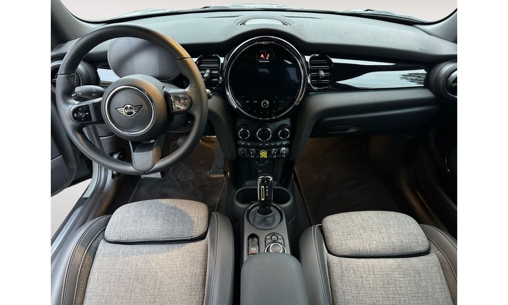 897495