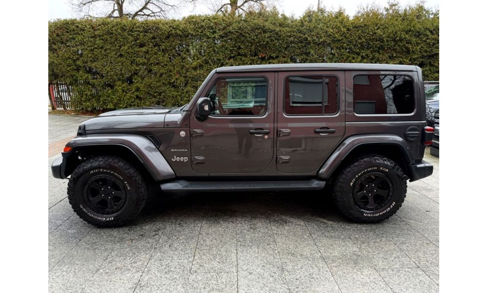 902716