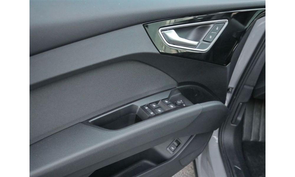 728704