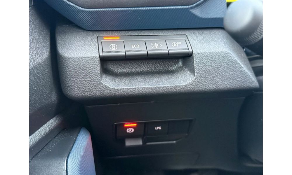 938856
