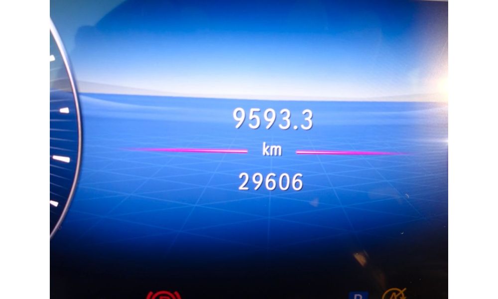922833