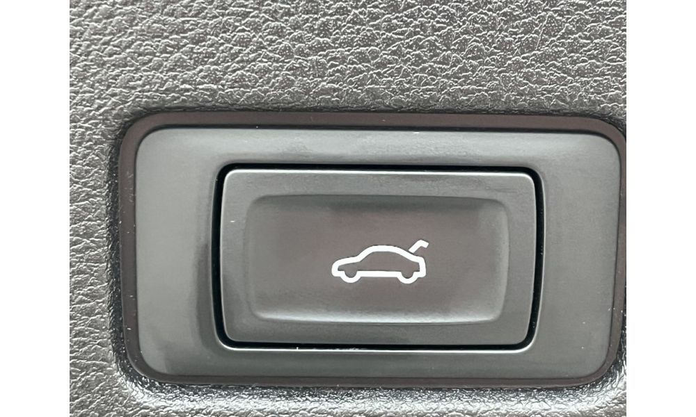 844377