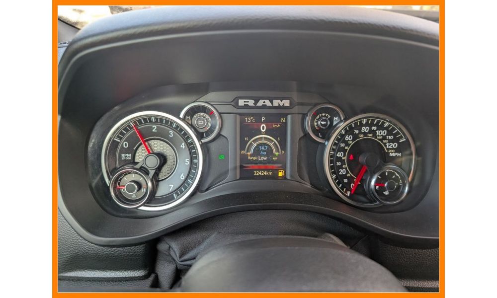 743577