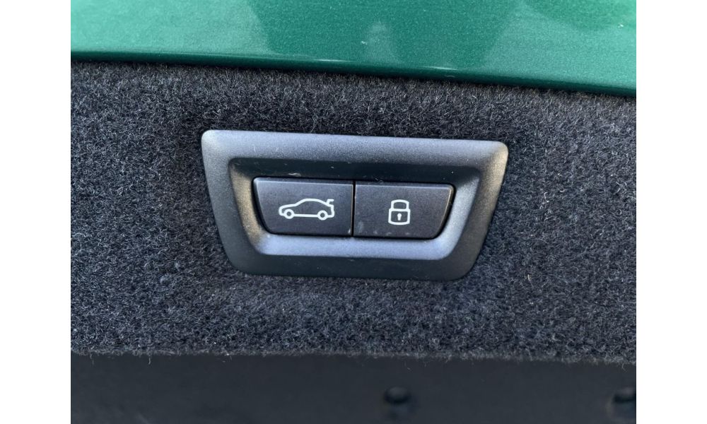 663776