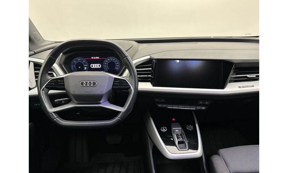 231623
