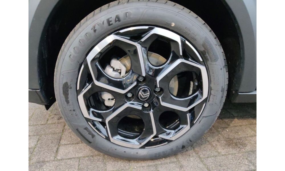 135588