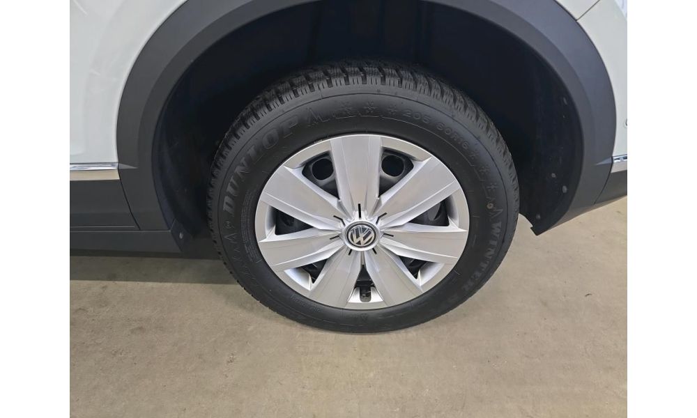 848737