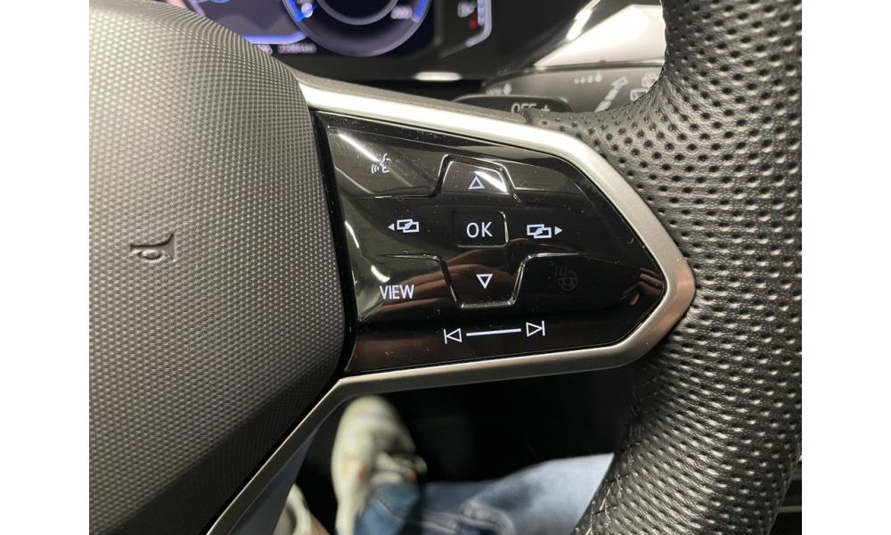 585232