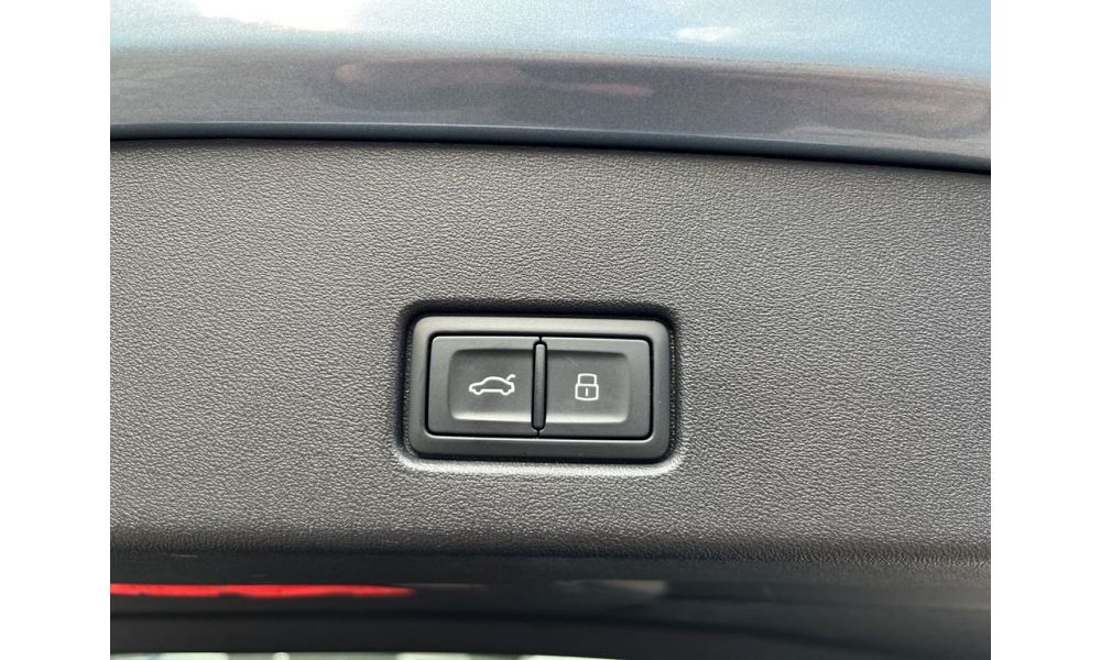959303
