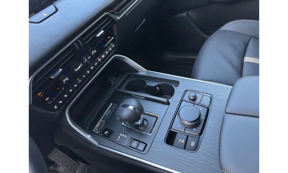 914652