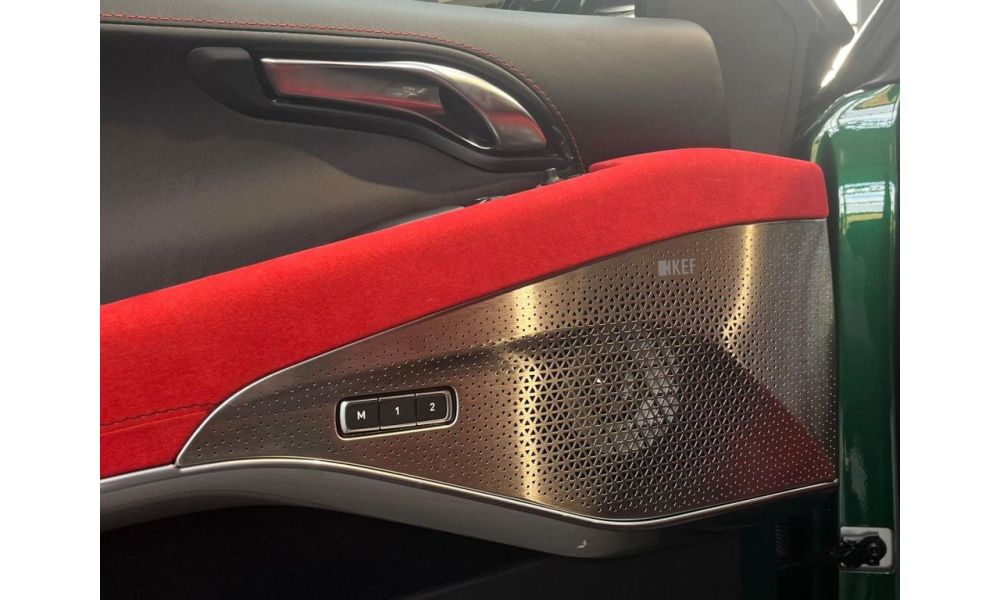 761836
