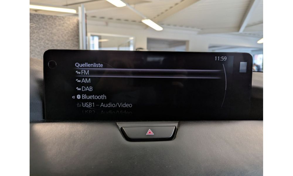 888028