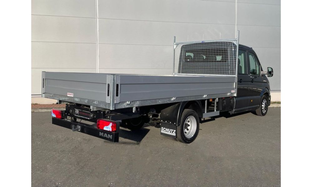 297600