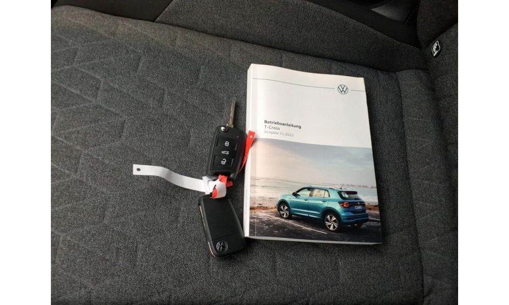 735961