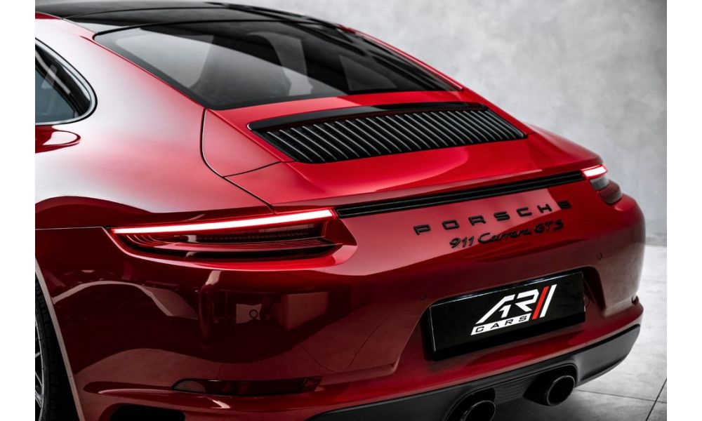 912136