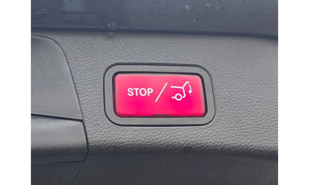 885842