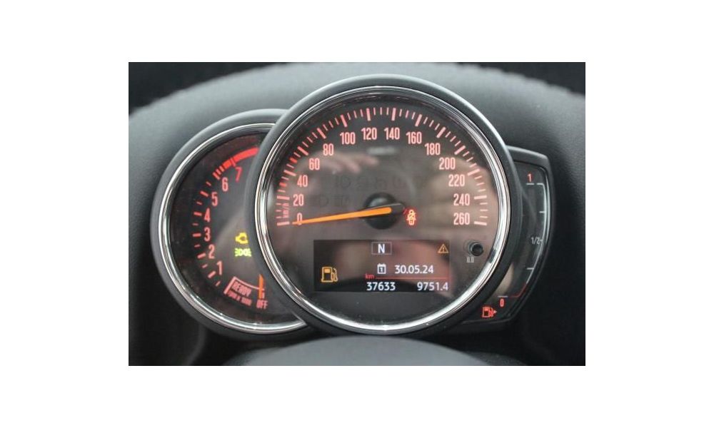 556986