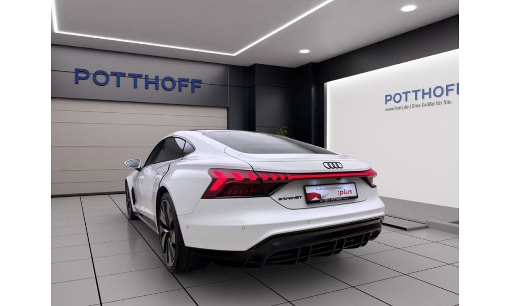 911872