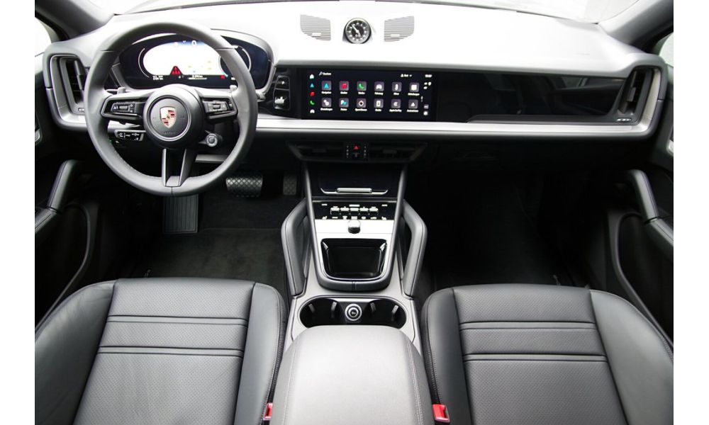 943657