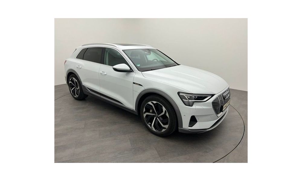 590097