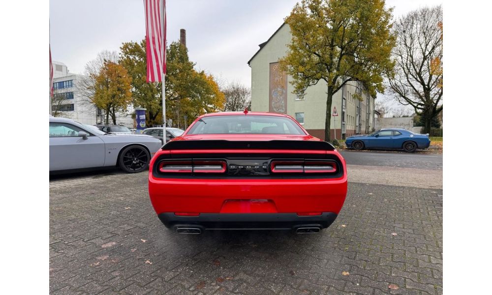 648219