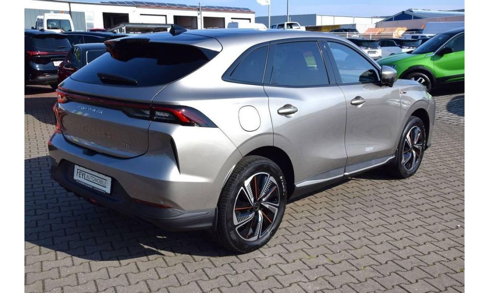 827885
