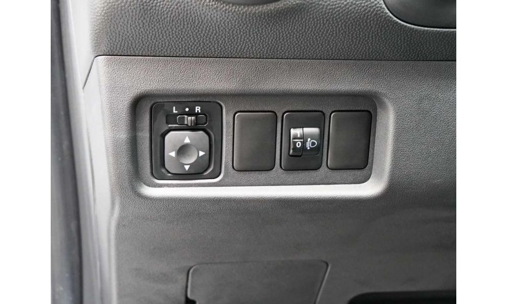 944704