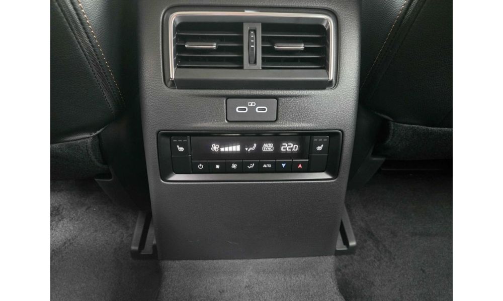 332200