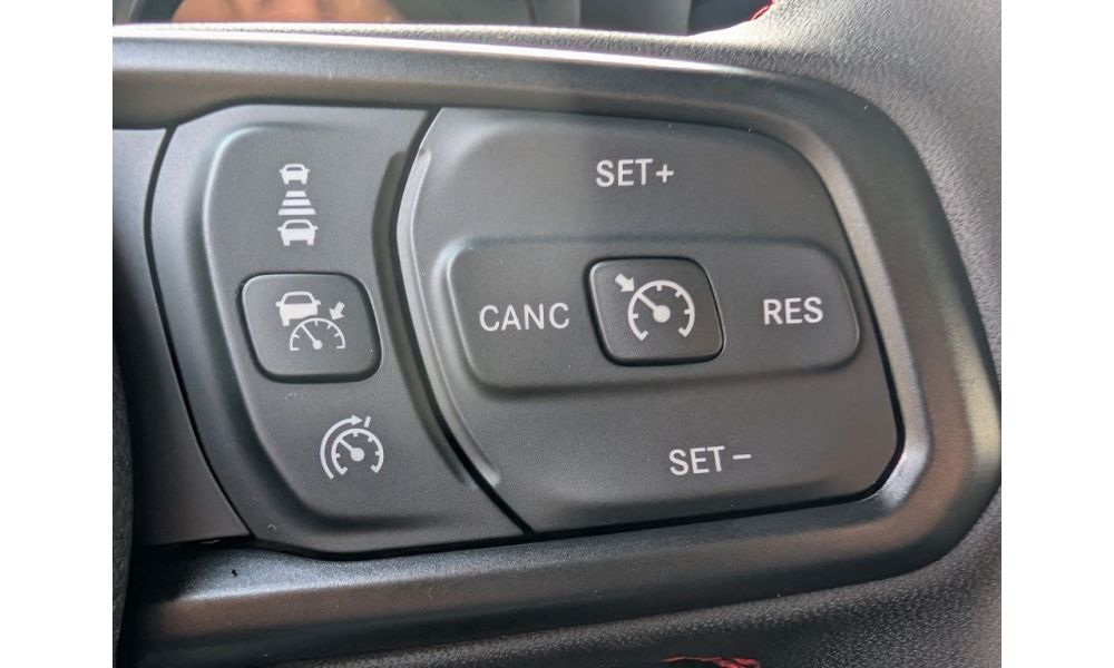 592715