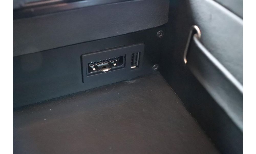 727104