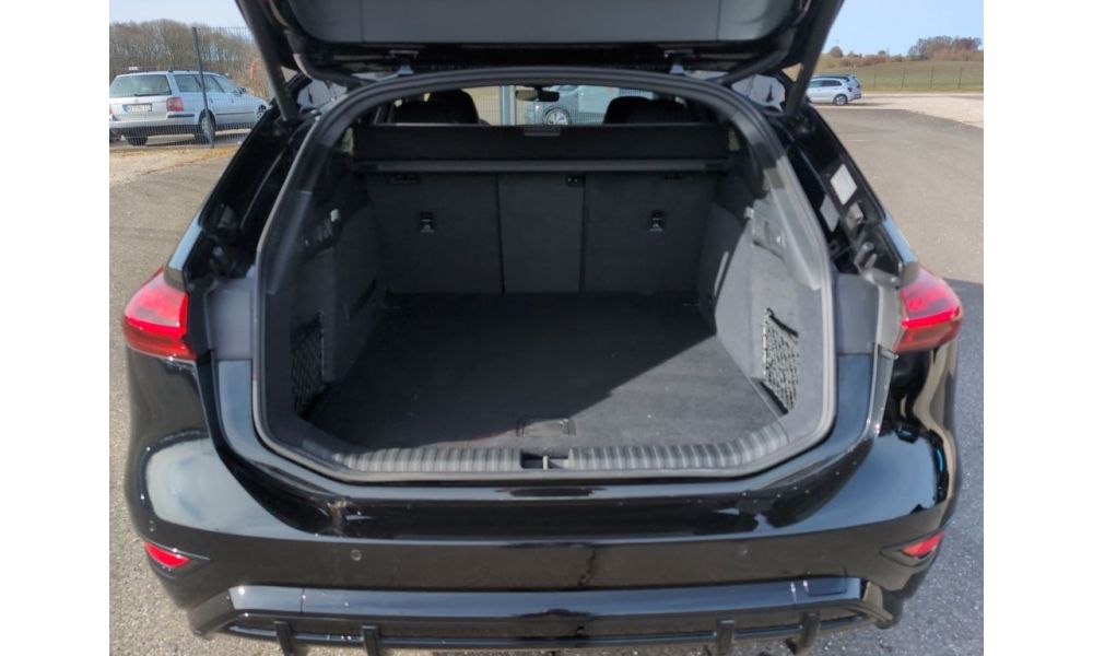 785077