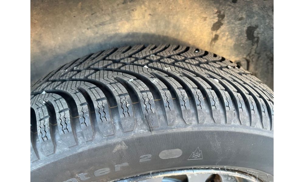 729912