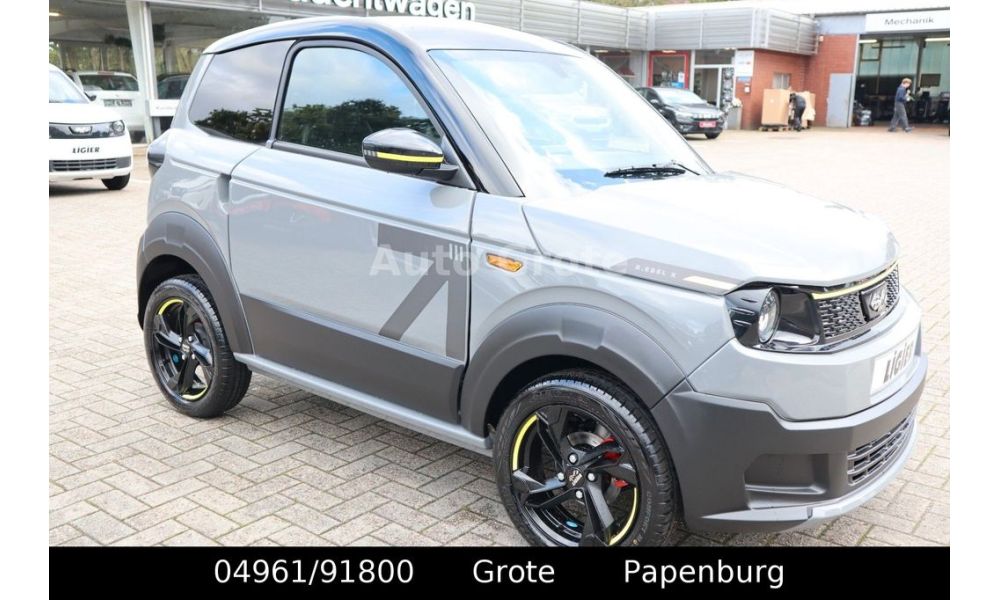 823058
