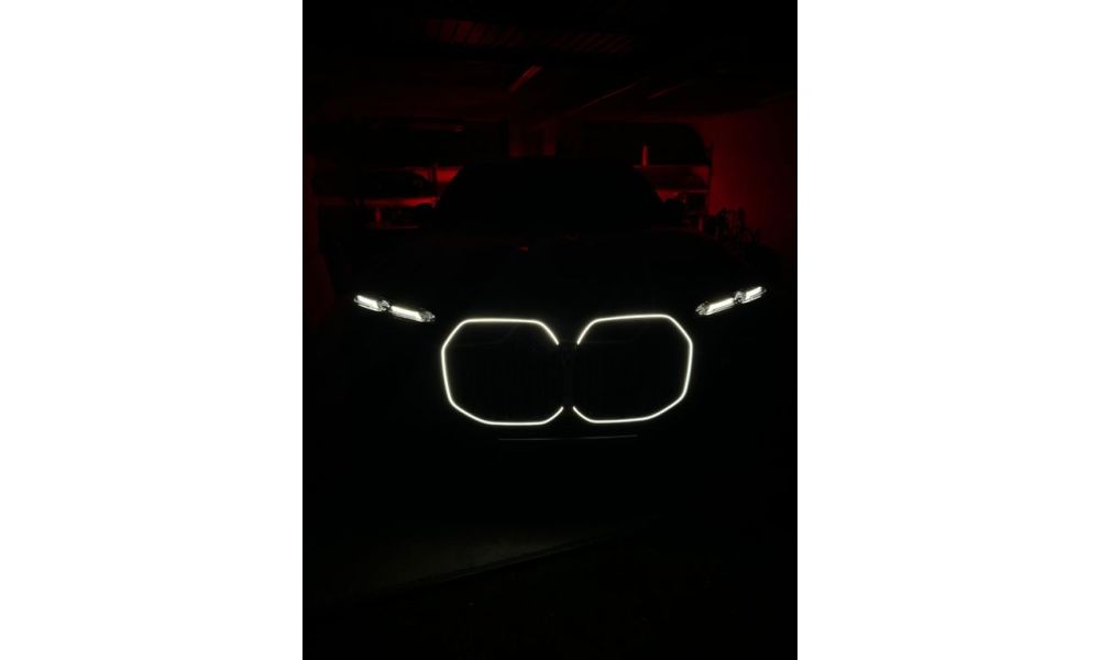 325738
