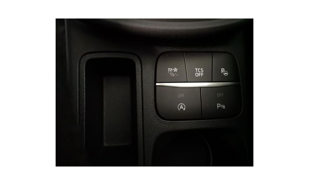 69368