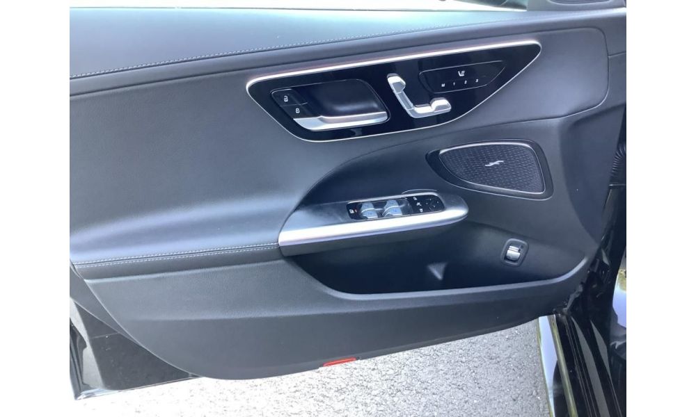 302183