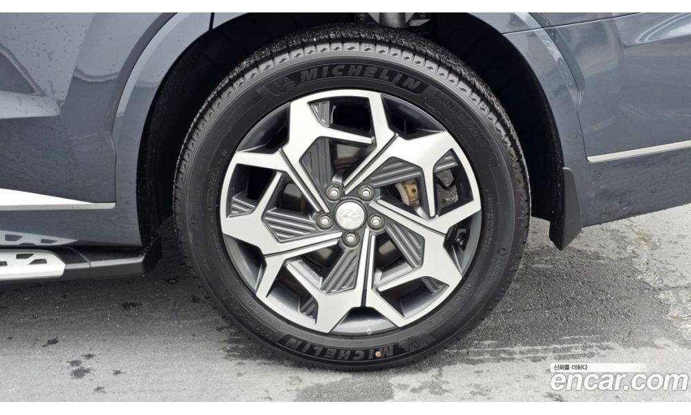 30649