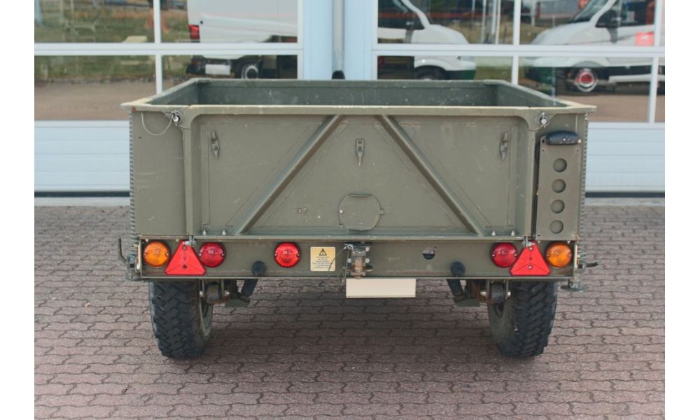 439813
