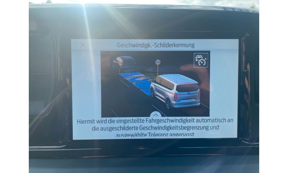 553743