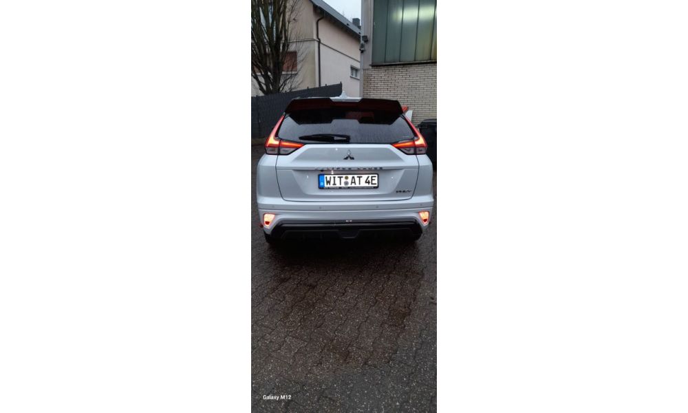 308929