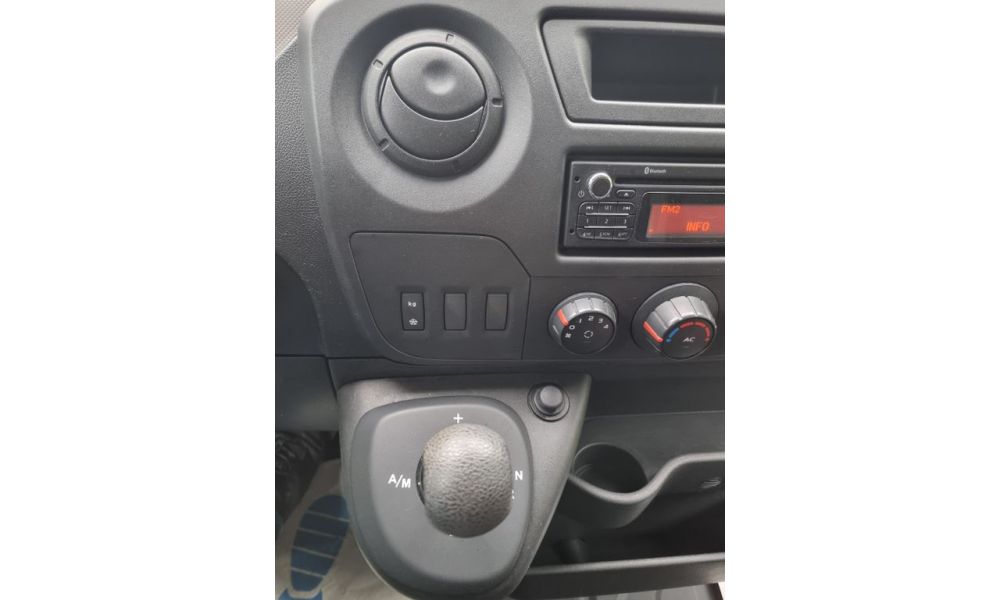 272104