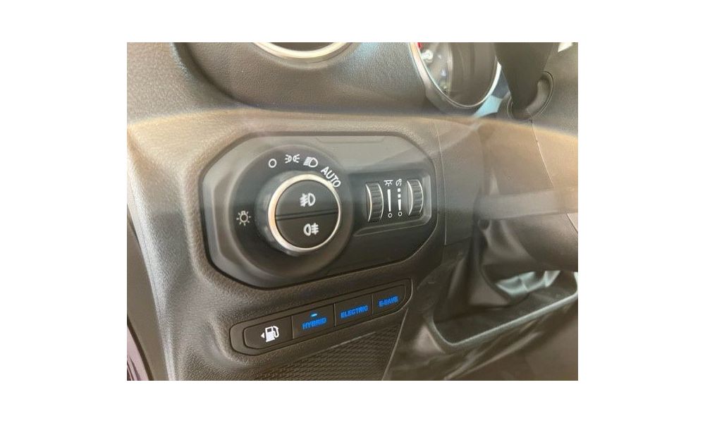 77652