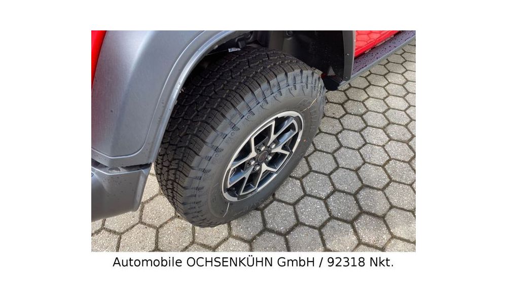 977900