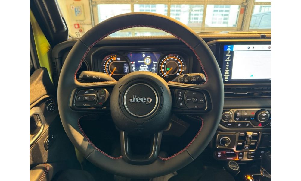 885648
