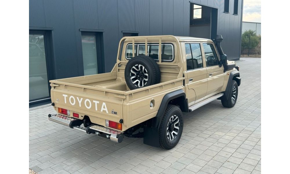 733593