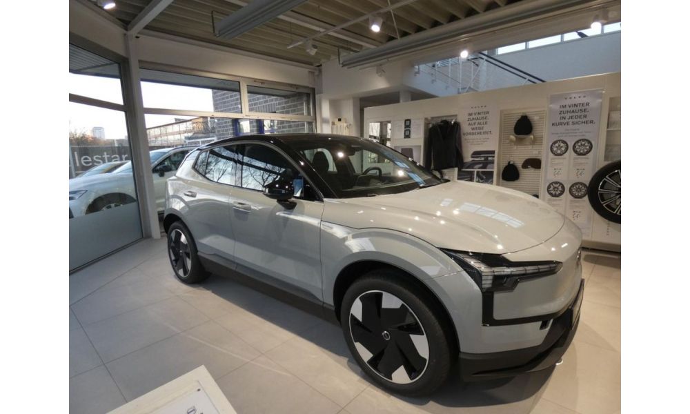 638028