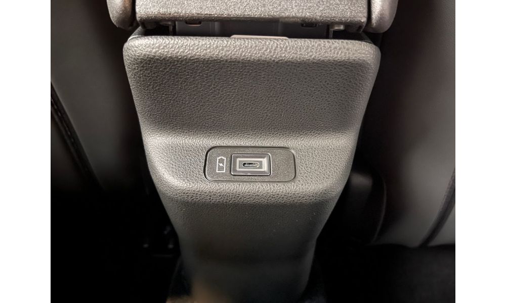 740490